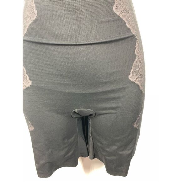 ASSETS by SPANX Women's Remarkable Results All-In-One Body Slimmer size large - Picture 3 of 10